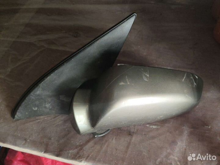 Зеркало боковое правое в сборе