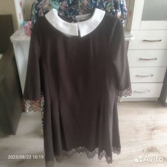 Школьная форма и фартуки в идеальном состоянии