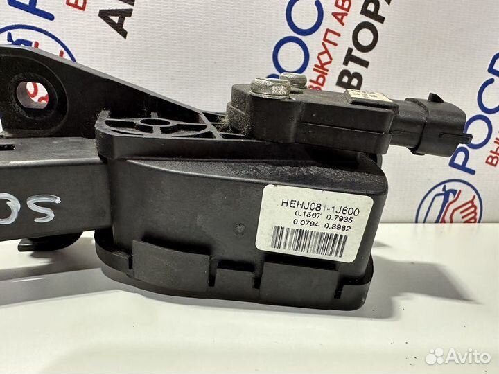 Педаль газа Hyundai Solaris 1