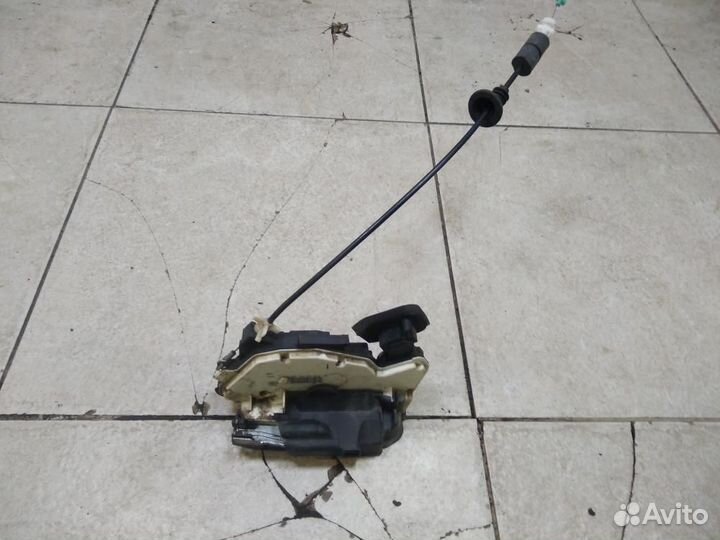 Замок двери задней левой Skoda Octavia A7 2012-202