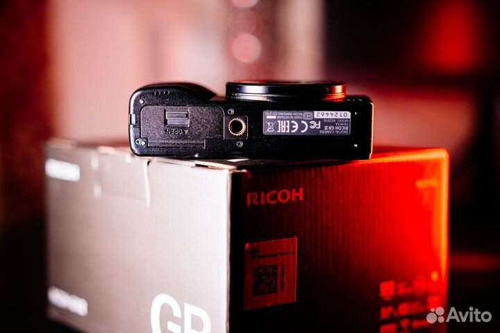 Ricoh GR iii (1.7к кадров)