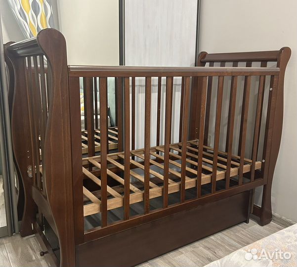 Детская кроватка