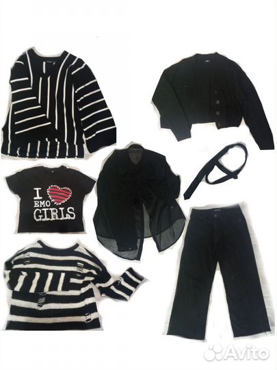 Вязаный полосатый свитер с дырками