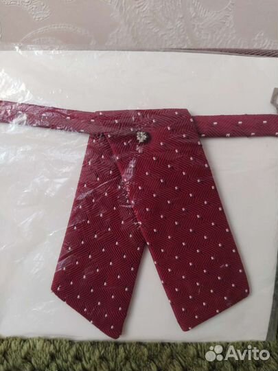 Галстук новый Бесплатно