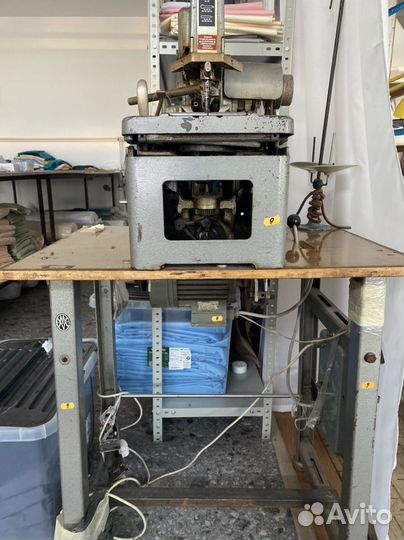 Петельная глазковая швейная машина Minerva