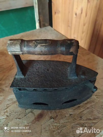 Утюг старинный
