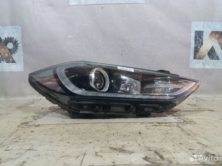 Хендай Элантра 2016- Фара правая 23895
