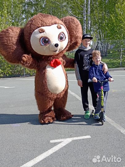 Поздравление от Чебурашки, Ростовая кукла