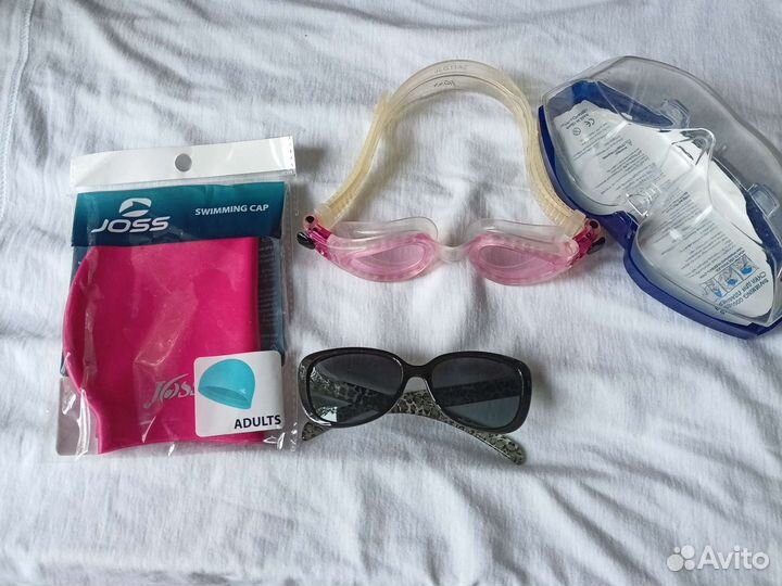 Купальник р. 134, очки и шапочка
