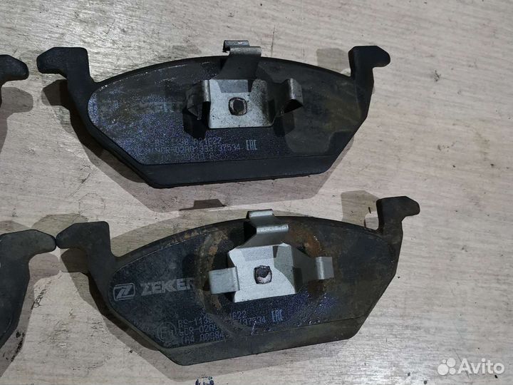 Передние тормозные колодки Skoda Octavia A5