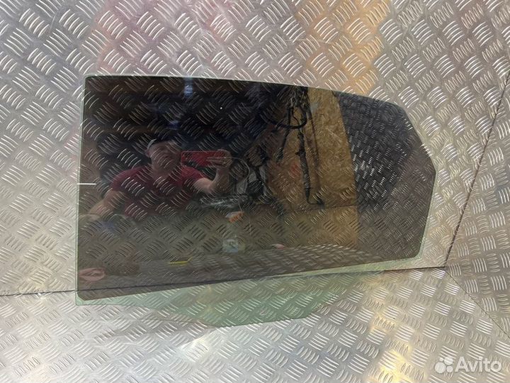 Стекло заднее левое Volkswagen Polo седан 1.6 2014