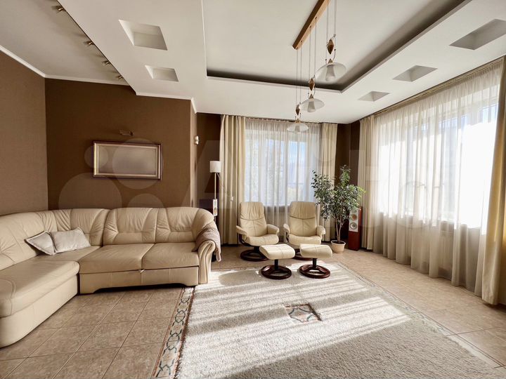 4-к. квартира, 137 м², 4/4 эт.