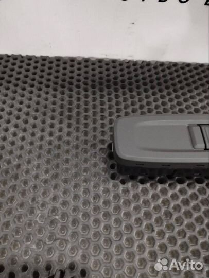 Кнопка стеклоподъемника двери правой Volvo FH5