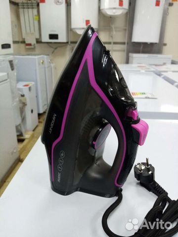 Утюг magnit RMI-1739 новый