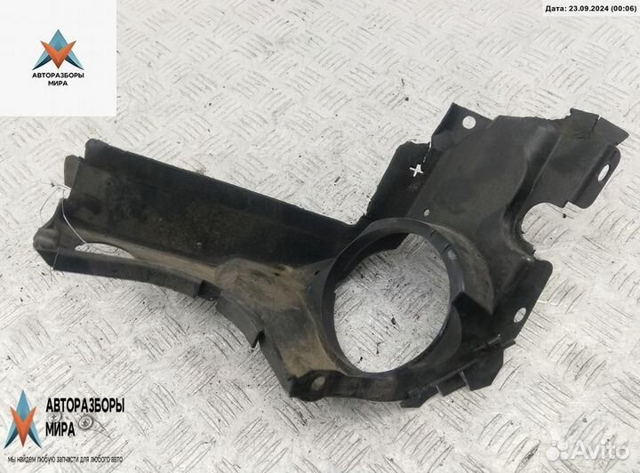 Пластик моторного отсека BMW 7 E38 1995