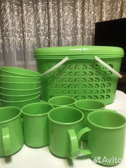 Набор посуды для пикника в корзине