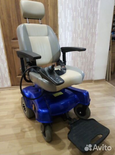 Инвалидная коляска с электроприводом