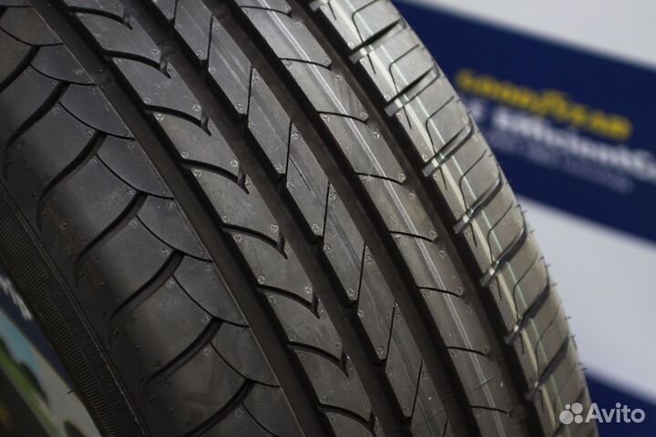 Goodyear EfficientGrip 255/40 R19 100Y