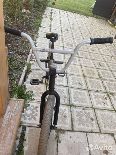 Трюковой велосипед bmx черный