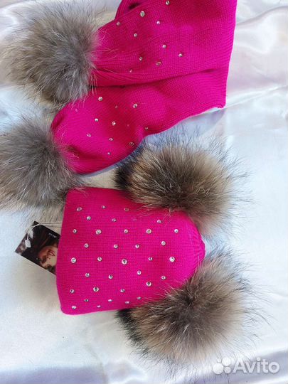 Шапка и шарф с 2-мя помпонами