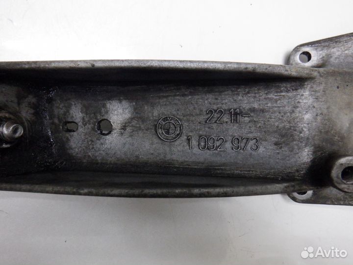 Кронштейн двигателя BMW 5 E39