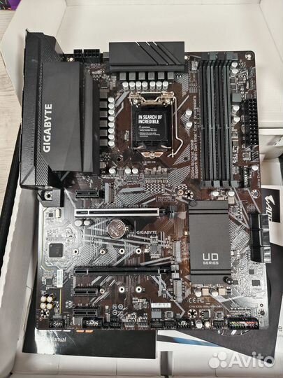 Gigabyte Z490 UD Материнская плата
