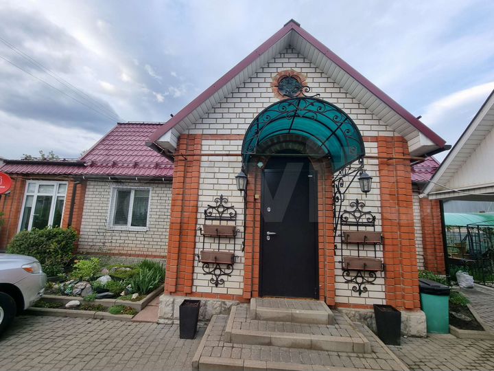 Дом 220 м² на участке 5 сот.