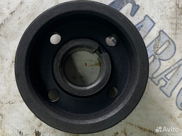 Шестерня коленвала audi 80