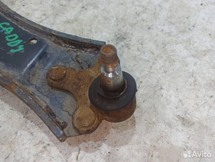 Рычаг передний левый