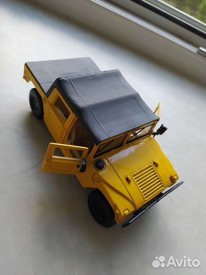 Модель автомобиля Hummer H1 1/27 Maisto