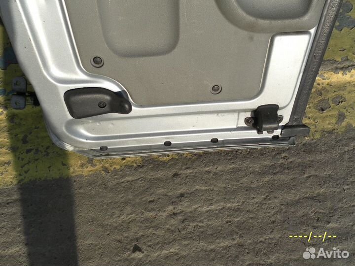 Дверь багажника правая Renault Kangoo сборе