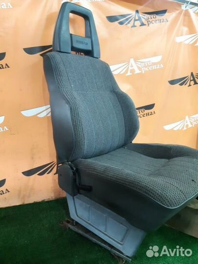 Сиденье переднее правое Nissan Patrol 1985