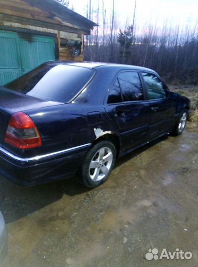 Mercedes-Benz C-класс 1.8 AT, 1995, битый, 93 000 км