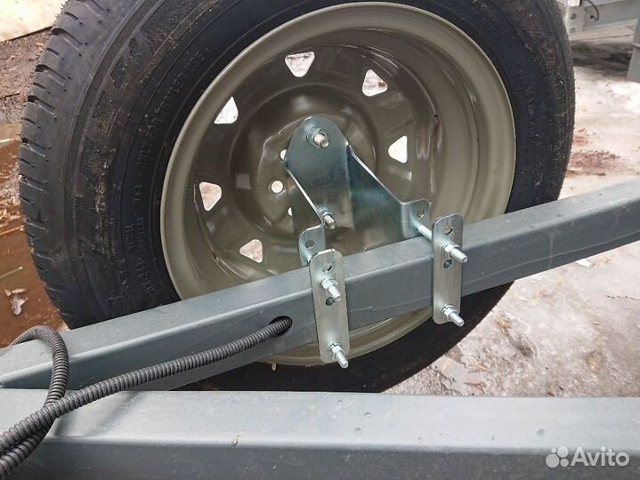 Прицеп Кронштейн запасного колеса 2х98