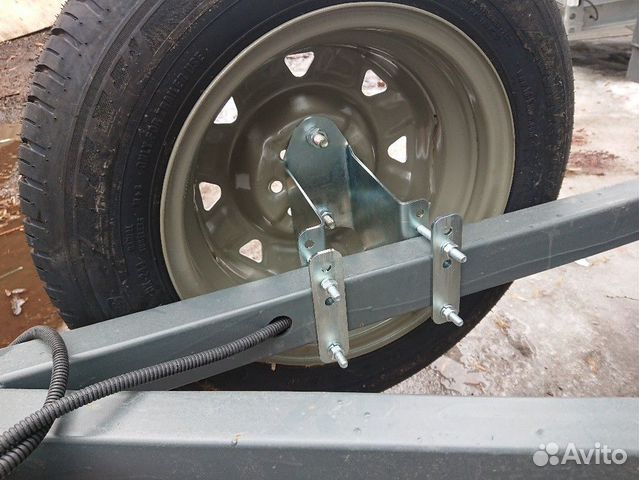 Прицеп Кронштейн запасного колеса 2х98
