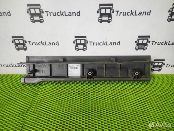 Накладка в салоне правая Man Tgx 2012