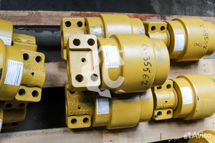 Каток поддерживающий ZX330-3G 9245117-9