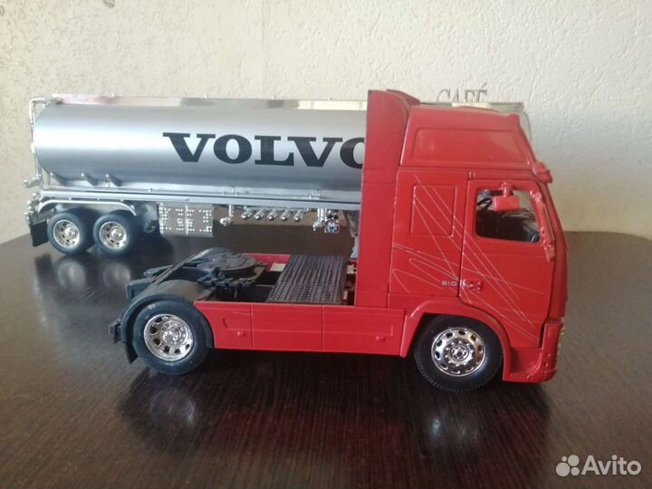 Модель volvo fh 1/32
