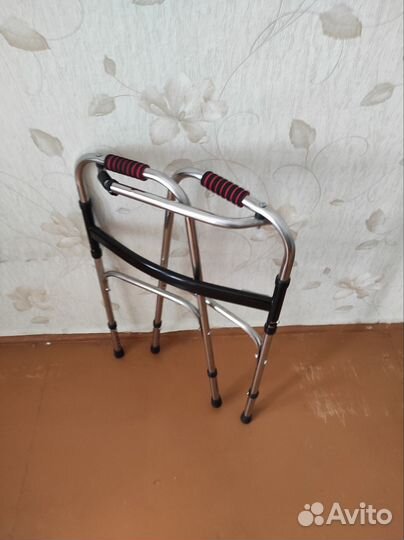 Ходунки для взрослых шагающие