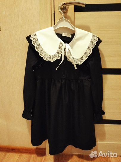 Школьное платье новое 146