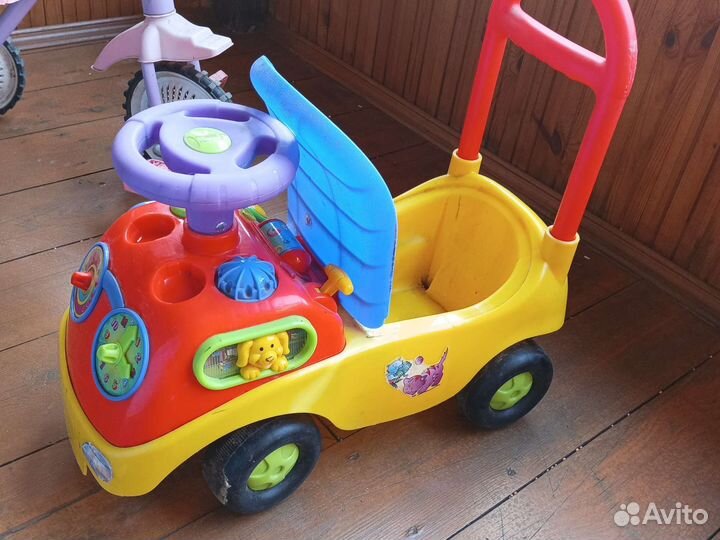 Машинка-каталка и велосипед
