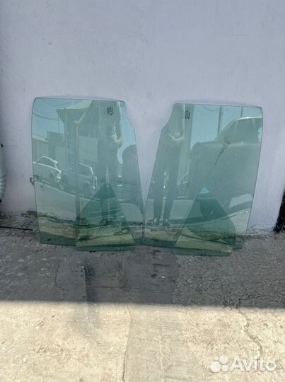 Стекла задние Toyota Camry v70 оригинал