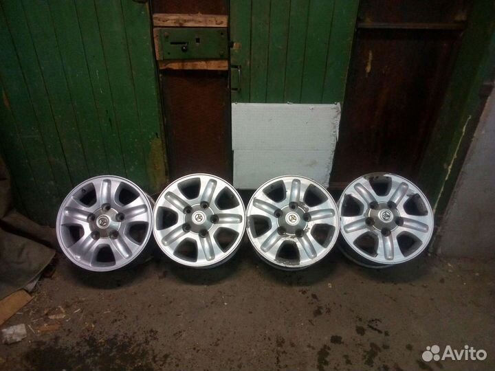 Комплект литых дисков R17 5*150