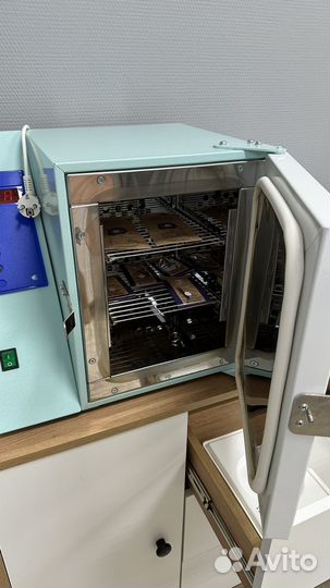 Продаю педикюрное кресло и сухожар б/у