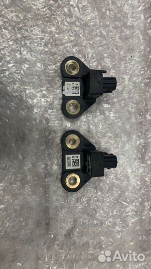 Датчик удара левый Infiniti Fx35 S51 VQ35HR 2009