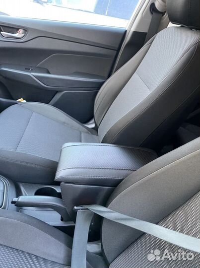 Подлокотник на Хендай Солярис 2 новая