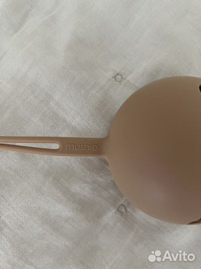 Контейнер для соски mushie с держателем