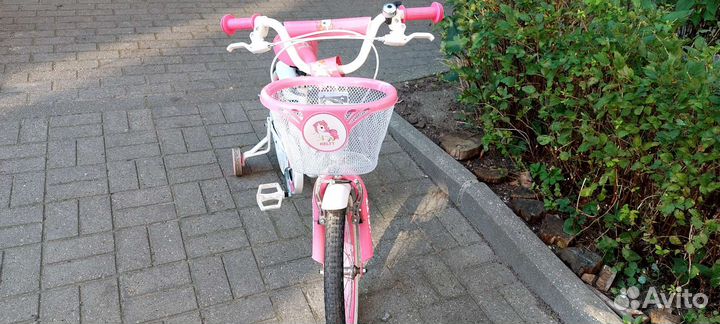 Велосипед для девочки б.у. 4-х колёсный