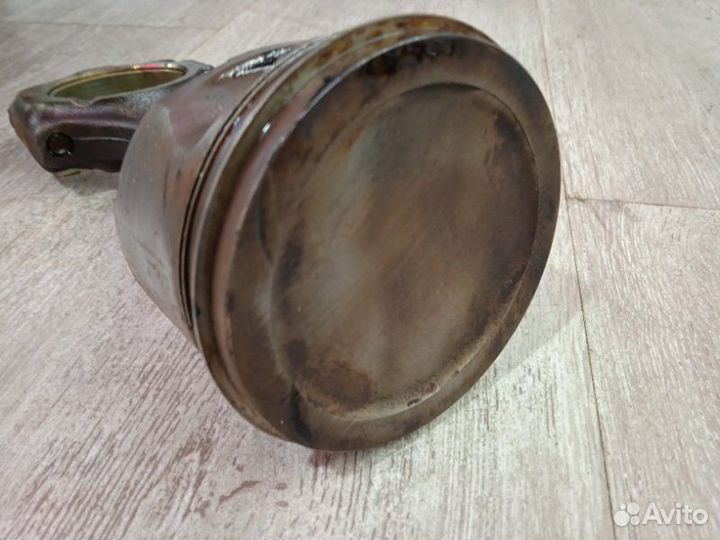 Поршень с шатуном Ford Focus 1 eyde 2002