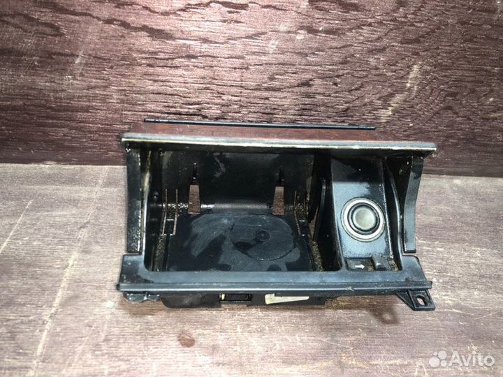 Пепельница Mercedes-Benz E320 W210 M112.941 1998